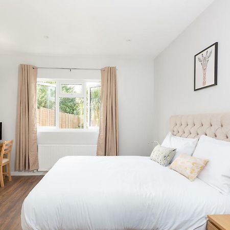 Austin David Apartments Harrow Bagian luar foto